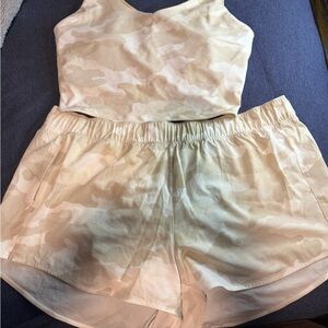 Old Navy Active Quick Dry Shorts - Cream